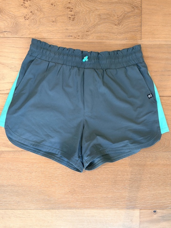 Zella Pants - Zella Athletic Track Running Shorts Sporty Pockets Women's Medium Gray/Green EUC